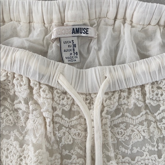 IVORY LACE SHORTS - Picture 6 of 8